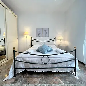 Free Parking Comfortable In The Historic Village Of With Garden Appartamento